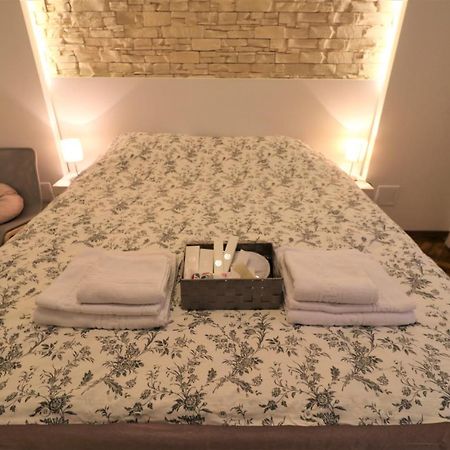 Cozy Old Town Apartment - Free Minibar Бухарест Екстер'єр фото