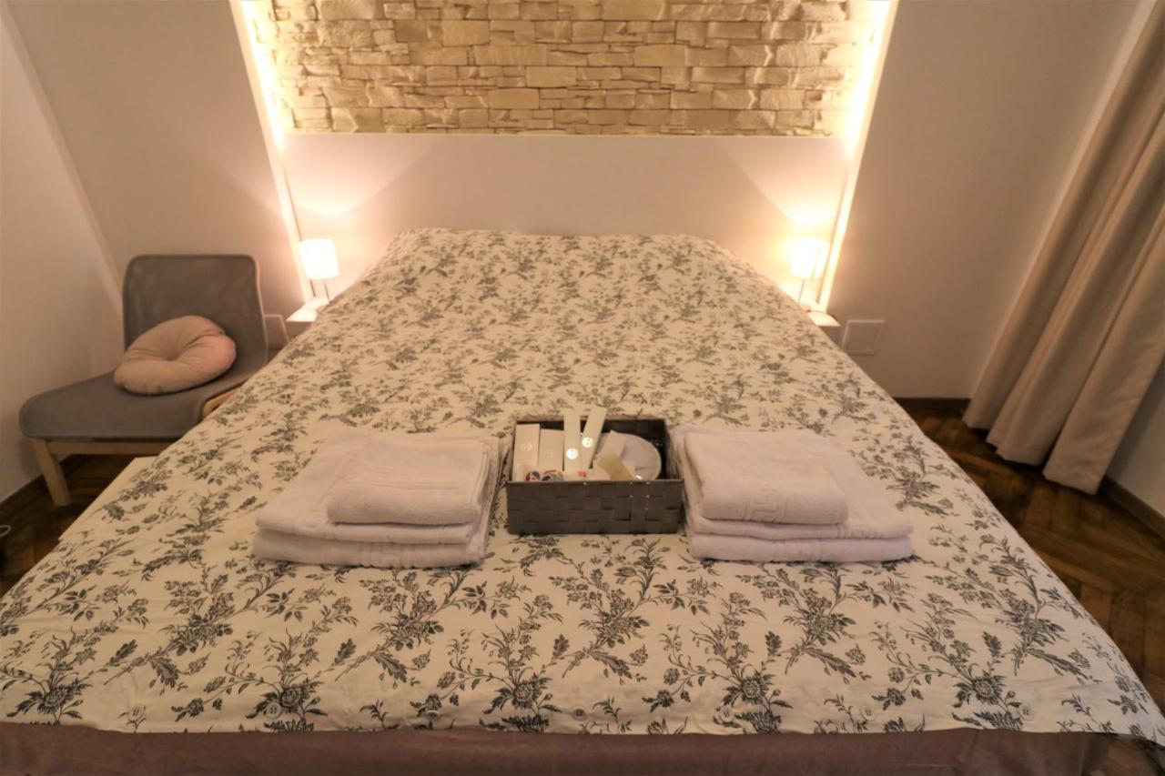 Cozy Old Town Apartment - Free Minibar Бухарест Екстер'єр фото